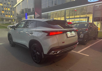 Подержанный автомобиль Omoda C5 2023 года (6 фото)