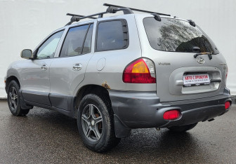 Подержанный автомобиль Hyundai Santa Fe 2003 года (7 фото)
