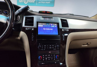 Подержанный автомобиль Cadillac Escalade Suv 2013 года (17 фото)