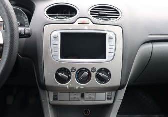 Подержанный автомобиль Ford Focus Hatchback 2009 года (17 фото)
