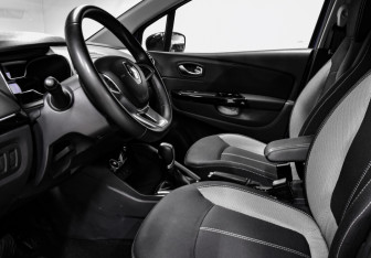 Подержанный автомобиль Renault Kaptur 2022 года (13 фото)
