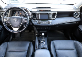 Подержанный автомобиль Toyota RAV4 2014 года (14 фото)