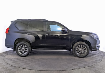 Подержанный автомобиль Toyota Land Cruiser Prado 2019 года (4 фото)