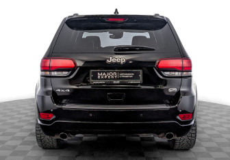 Подержанный автомобиль Jeep Grand Cherokee 2021 года (6 фото)