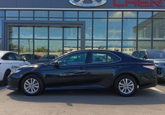 Подержанный автомобиль Toyota Camry Sedan 2018 года (8 фото)