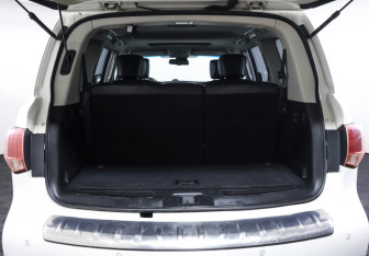 Подержанный автомобиль Infiniti QX80 2014 года (9 фото)