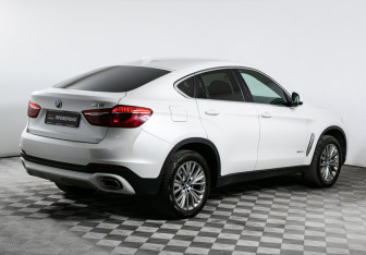 Подержанный автомобиль BMW X6 2015 года (5 фото)