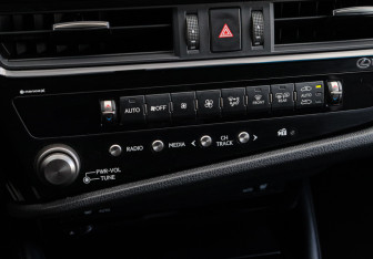 Подержанный автомобиль Lexus ES 2021 года (24 фото)