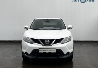 Подержанный автомобиль Nissan Qashqai 2017 года (2 фото)