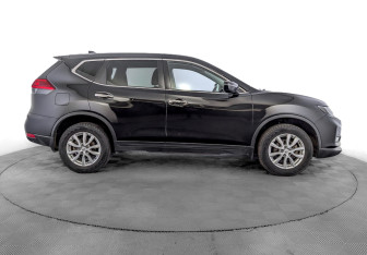 Подержанный автомобиль Nissan X-Trail 2019 года (4 фото)