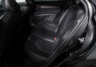 Подержанный автомобиль Toyota Camry Sedan 2023 года (10 фото)