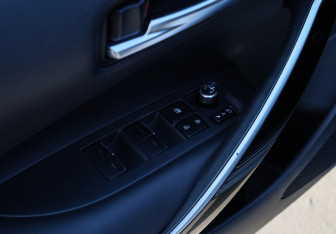 Подержанный автомобиль Toyota Corolla Sedan 2019 года (16 фото)