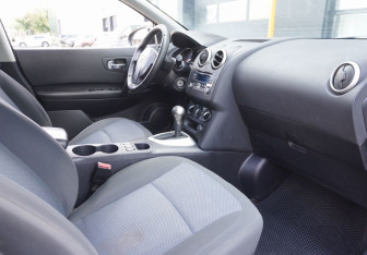 Подержанный автомобиль Nissan Qashqai 2012 года (11 фото)