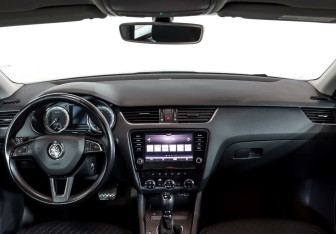 Подержанный автомобиль Skoda Octavia Liftback 2018 года (6 фото)
