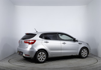 Подержанный автомобиль Kia Rio Hatchback 2012 года (5 фото)