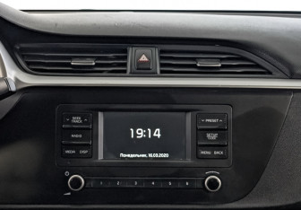 Подержанный автомобиль Kia Rio Hatchback 2021 года (16 фото)