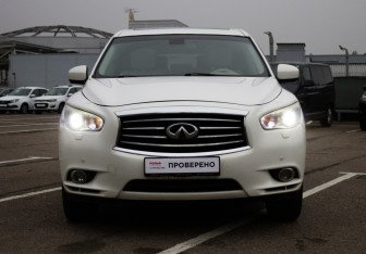 Подержанный автомобиль Infiniti JX 2013 года (2 фото)