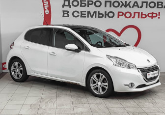 Подержанный автомобиль Peugeot 208 2013 года (3 фото)