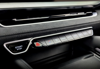 Подержанный автомобиль Geely Monjaro 2024 года (29 фото)