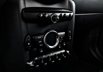 Подержанный автомобиль MINI Clubman Hatchback 2012 года (25 фото)