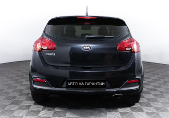 Подержанный автомобиль Kia Ceed Hatchback 2013 года (6 фото)