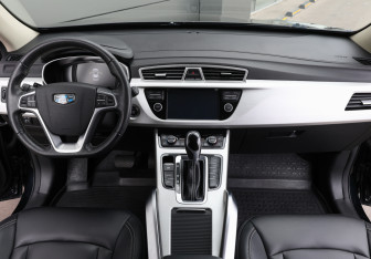 Подержанный автомобиль Geely Atlas 2021 года (14 фото)