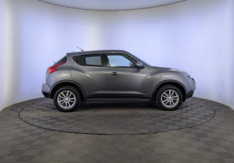 Подержанный автомобиль Nissan Juke 2013 года (4 фото)