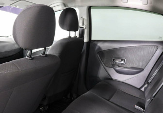 Подержанный автомобиль Nissan Almera Sedan 2013 года (7 фото)