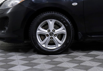 Подержанный автомобиль Mazda 3 Sedan 2012 года (9 фото)