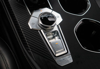 Подержанный автомобиль Changan UNI-K 2023 года (22 фото)