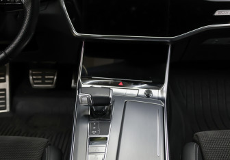 Подержанный автомобиль Audi A7 2018 года (15 фото)