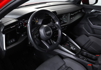 Подержанный автомобиль Audi A3 Hatchback 2021 года (15 фото)