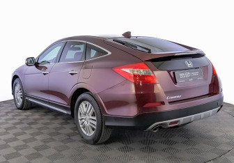 Подержанный автомобиль Honda Crosstour 2014 года (7 фото)