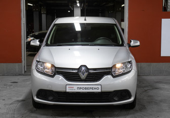 Подержанный автомобиль Renault Logan Sedan 2017 года (2 фото)