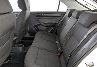 Подержанный автомобиль Skoda Rapid Liftback 2022 года (18 фото)