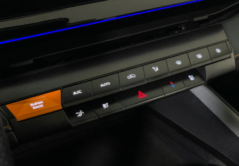 Подержанный автомобиль Changan UNI-V 2023 года (18 фото)