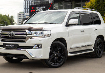 Подержанный автомобиль Toyota Land Cruiser Suv 2021 года (27 фото)