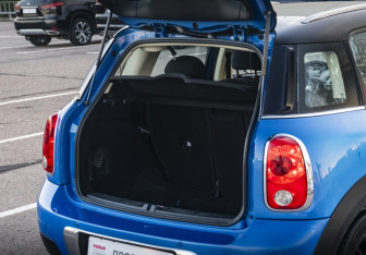 Подержанный автомобиль MINI Countryman 2012 года (18 фото)