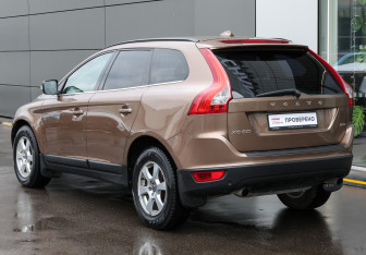 Подержанный автомобиль Volvo XC60 2010 года (7 фото)
