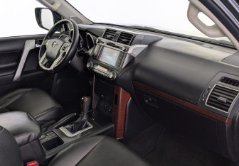 Подержанный автомобиль Toyota Land Cruiser Prado 2015 года (13 фото)