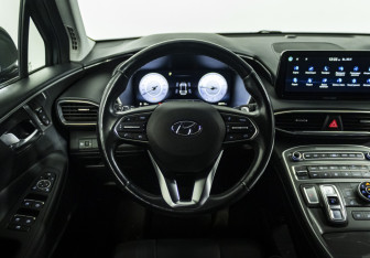 Подержанный автомобиль Hyundai Santa Fe 2021 года (11 фото)