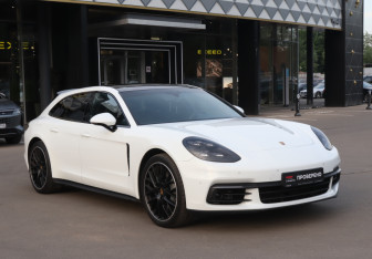 Подержанный автомобиль Porsche Panamera Wagon 2018 года (3 фото)
