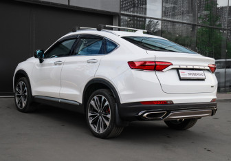 Подержанный автомобиль Geely Tugella 2022 года (6 фото)