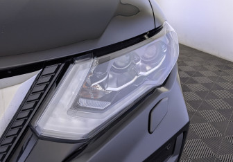 Подержанный автомобиль Nissan X-Trail 2020 года (11 фото)