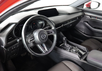 Подержанный автомобиль Mazda 3 Hatchback 2019 года (9 фото)