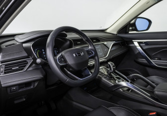 Новый Geely Atlas Pro 2023 (10 фото)