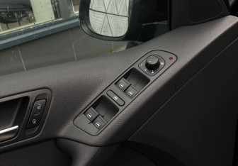 Подержанный автомобиль Volkswagen Tiguan 2011 года (17 фото)