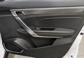 Подержанный автомобиль Geely Atlas Pro 2023 года (19 фото)