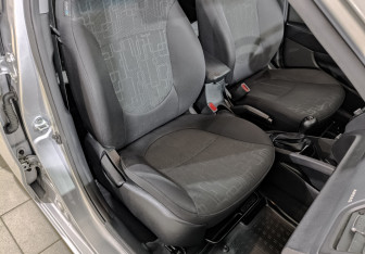 Подержанный автомобиль Kia Rio Sedan 2017 года (24 фото)