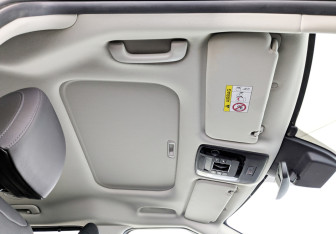 Подержанный автомобиль Kia Carnival 2022 года (23 фото)